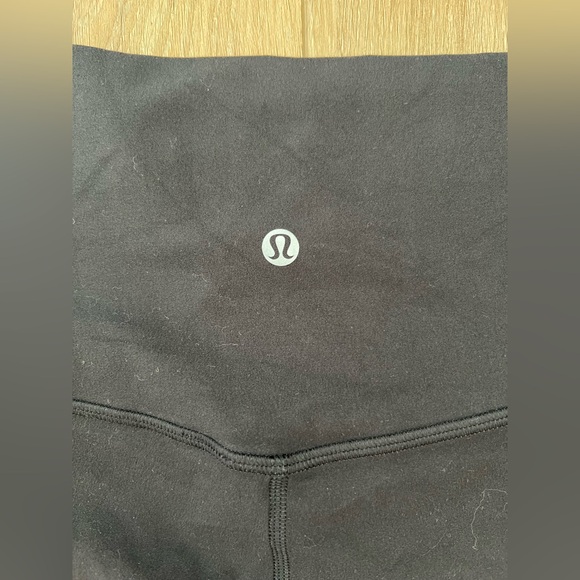 LULULEMON Align High Rise Short 8" Logo EUC - Picture 9 of 12